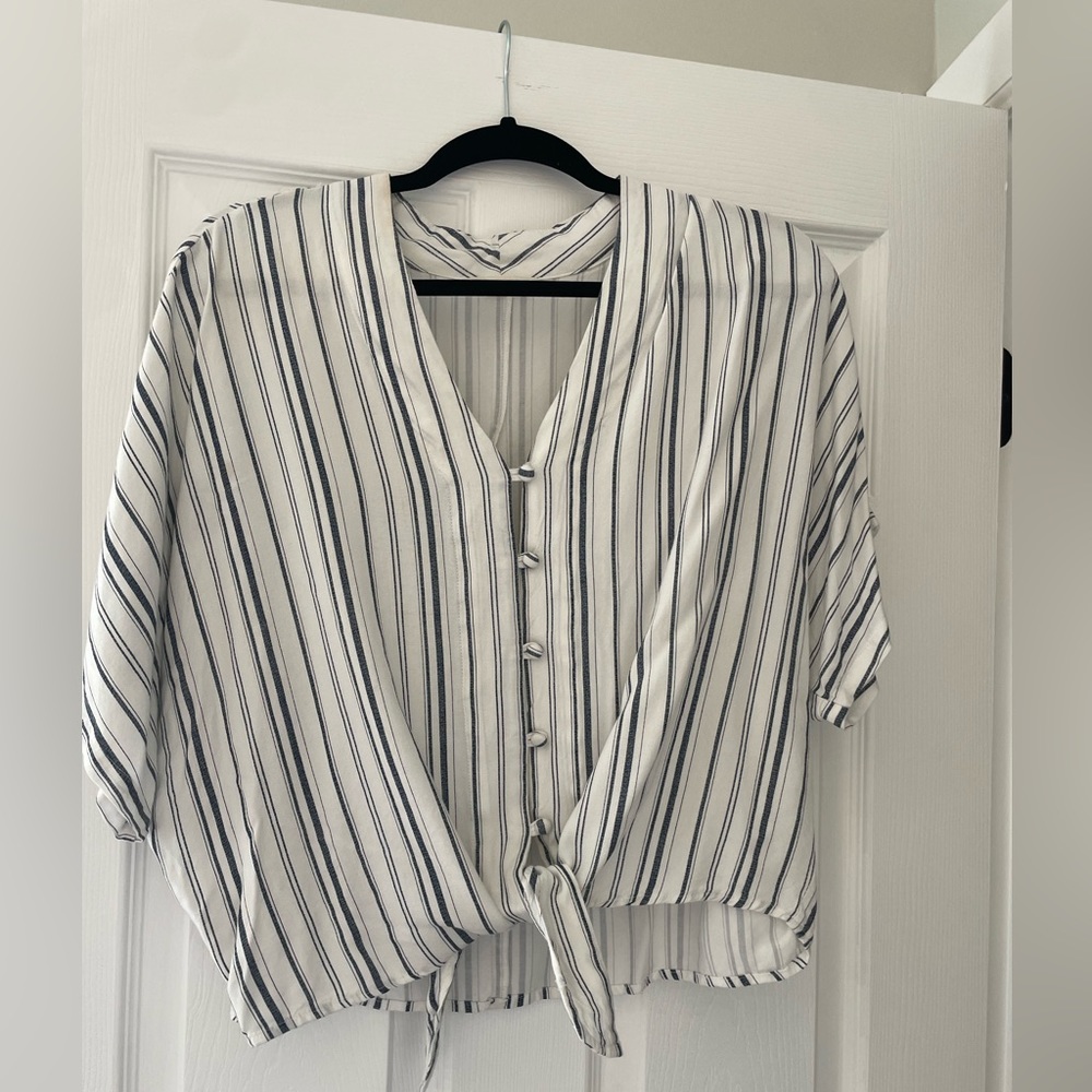 Super soft short sleeve button down/ crop with tie.